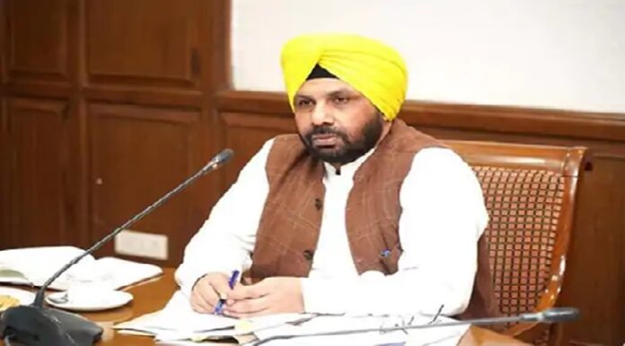 ਵੱਡੀ ਖਬਰ ! ਪੰਜਾਬ ਸਰਕਾਰ ਨੇ ਬਿਜਲੀ ਮੁਲਾਜ਼ਮਾਂ ਲਈ ਡਰੈੱਸ ਕੋਡ ਕੀਤਾ ਲਾਗੂ, ਵਰਦੀ ਨਾ ਪਾਉਣ ‘ਤੇ ਹੋਵੇਗੀ ਕਾਰਵਾਈ