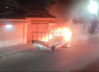 ਲੁਧਿਆਣਾ ‘ਚ ਚਲਦੀ ਪਿਕਅਪ ਗੱਡੀ ਨੂੰ ਲੱਗੀ ਅੱਗ, ਛਾਲ ਮਾਰ ਕੇ ਡਰਾਈਵਰ ਨੇ ਬਚਾਈ ਜਾਨ