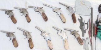 10ਵੀਂ ਪਾਸ ਨੌਜਵਾਨ ਨੇ ਸੋਸ਼ਲ ਮੀਡੀਆ ਤੋਂ ਬਣਾਉਣੇ ਸਿੱਖੇ ਦੇਸੀ ਪਿਸਤੌਲ, ਪੁਲਿਸ ਨੇ ਕੀਤਾ ਗ੍ਰਿਫ਼ਤਾਰ