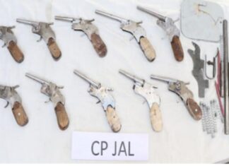 10ਵੀਂ ਪਾਸ ਨੌਜਵਾਨ ਨੇ ਸੋਸ਼ਲ ਮੀਡੀਆ ਤੋਂ ਬਣਾਉਣੇ ਸਿੱਖੇ ਦੇਸੀ ਪਿਸਤੌਲ, ਪੁਲਿਸ ਨੇ ਕੀਤਾ ਗ੍ਰਿਫ਼ਤਾਰ