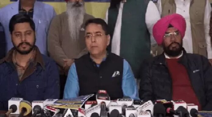 ਅਮਰੀਕਾ ਤੋਂ ਡਿਪੋਰਟੇਸ਼ਨ ‘ਤੇ ਮੰਤਰੀ ਅਮਨ ਅਰੋੜਾ ਨੇ ਘੇਰੀ ਕੇਂਦਰ ਸਰਕਾਰ, ਕਿਹਾ – ਜਦ ਡਿਪੋਰਟ ਨਾਗਰਿਕ ਦੇਸ਼ ਭਰ ਤੋਂ ਸਨ ਤਾਂ ਜਹਾਜ਼ ਅੰਮ੍ਰਿਤਸਰ ਕਿਉਂ ਉਤਰਿਆ