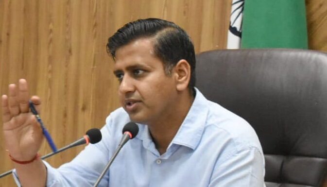 ਯੁੱਧ ਨਸ਼ਿਆਂ ਵਿਰੁੱਧ : ਜਲੰਧਰ ਦੇ ਡਿਪਟੀ ਕਮਿਸ਼ਨਰ ਦਾ ਵੱਡਾ ਐਕਸ਼ਨ, ਰਿਕਾਰਡ ਦੇ ਬਿਨ੍ਹਾਂ ਤਿੰਨ ਦਵਾਈਆਂ ਵੇਚਣ ‘ਤੇ ਲਗਾਈ ਰੋਕ