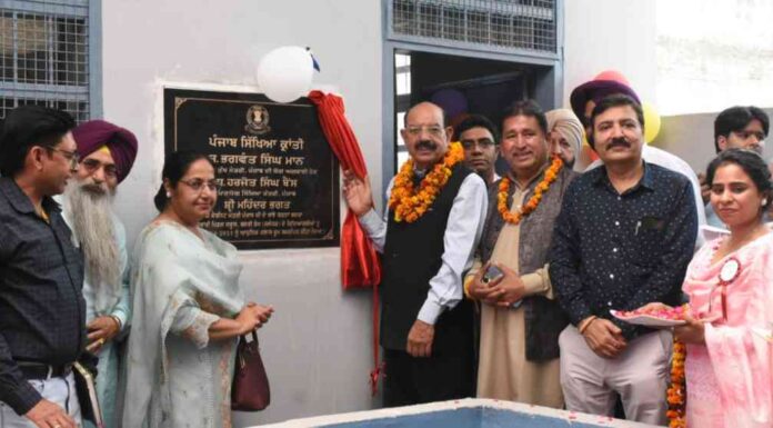 ਪੰਜਾਬ ਸਿੱਖਿਆ ਕ੍ਰਾਂਤੀ : ਜਲੰਧਰ ‘ਚ ਪਹਿਲੇ ਹੀ ਦਿਨ 35 ਸਕੂਲਾਂ ’ਚ 2.32 ਕਰੋੜ ਰੁਪਏ ਦੀ ਲਾਗਤ ਵਾਲੇ ਵਿਕਾਸ ਕਾਰਜਾਂ ਦਾ ਉਦਘਾਟਨ