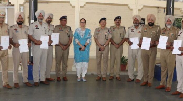 ਜਲੰਧਰ ਪੁਲਿਸ ਕਮਿਸ਼ਨਰ ਨੇ ‘ਯੁੱਧ ਨਸ਼ੇ ਵਿਰੁੱਧ’ ਮੁਹਿੰਮ ਨੂੰ ਸਫਲ ਬਨਾਉਣ ਵਾਲੇ ਮੁਲਾਜ਼ਮਾਂ ਦਾ ਕੀਤਾ ਸਨਮਾਨ