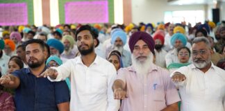 ਕੇਜਰੀਵਾਲ ਤੇ ਭਗਵੰਤ ਸਿੰਘ ਮਾਨ ਨੇ ਲੋਕਾਂ ਨੂੰ ਨਸ਼ਿਆਂ ਵਿਰੁੱਧ ਜੰਗ ਵਿੱਚ ਯੋਧੇ ਬਣਨ ਲਈ ਸਹੁੰ ਚੁਕਾਈ