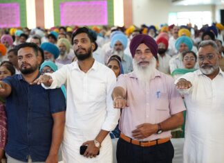 ਕੇਜਰੀਵਾਲ ਤੇ ਭਗਵੰਤ ਸਿੰਘ ਮਾਨ ਨੇ ਲੋਕਾਂ ਨੂੰ ਨਸ਼ਿਆਂ ਵਿਰੁੱਧ ਜੰਗ ਵਿੱਚ ਯੋਧੇ ਬਣਨ ਲਈ ਸਹੁੰ ਚੁਕਾਈ