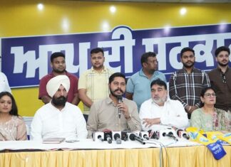 ਕਾਂਗਰਸ ਦੀ ਵਧੀਆਂ ਮੁਸ਼ਕਲਾਂ – ਲੁਧਿਆਣਾ ਪੱਛਮੀ ਤੋਂ ਆਸ਼ੂ ਦੇ ਕਰੀਬੀ ਆਗੂ ਸਾਥੀਆਂ ਸਮੇਤ ਆਮ ਆਦਮੀ ਪਾਰਟੀ ਵਿੱਚ ਸ਼ਾਮਲ