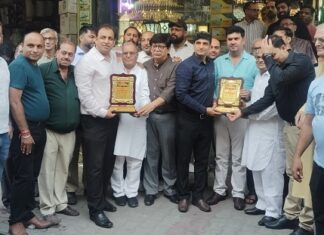 ਨਿਤਿਨ ਕੋਹਲੀ ਨੇ ਕੀਤੀ ਫਗਵਾੜਾ ਗੇਟ ਦੇ ਦੁਕਾਨਦਾਰਾਂ ਨਾਲ ਮੀਟਿੰਗ, ਫਗਵਾੜਾ ਗੇਟ ਦੁਕਾਨਦਾਰਾਂ ਨੂੰ ਪੇਸ਼ ਆ ਰਹਿਆਂ ਮੁਸ਼ਕਲਾਂ ਦਾ ਨਿਤਿਨ ਕੋਹਲੀ ਨੇ ਮੌਕੇ ਤੇ ਹੀ ਹਲ ਕੀਤਾ