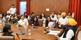 ਮੁੱਖ ਮੰਤਰੀ ਨੇ ਨਵੇਂ ਚੁਣੇ ਗਏ 26 ਯੂਪੀਐਸਸੀ ਅਧਿਕਾਰੀਆਂ ਨੂੰ ਦੇਸ਼ ਭਰ ਵਿੱਚ ਸੂਬੇ ਦੇ ਅਮੀਰ ਸੱਭਿਆਚਾਰ ਅਤੇ ਵਿਰਾਸਤ ਦੇ ਦੂਤ ਬਣਨ ਲਈ ਪ੍ਰੇਰਿਆ