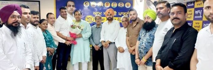 ਆਮ ਆਦਮੀ ਪਾਰਟੀ ਦੇ ਦਫ਼ਤਰ ਦਾ ਰਸਮੀ ਉਦਘਾਟਨ