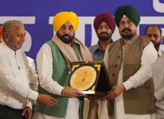 ਮੁੱਖ ਮੰਤਰੀ ਨੇ ਲੈਂਡ ਪੂਲਿੰਗ ਸਕੀਮ ਬਾਰੇ ਲੋਕਾਂ ਨੂੰ ਗੁਮਰਾਹ ਕਰ ਰਹੀ ਵਿਰੋਧੀ ਧਿਰ ਨੂੰ ਲਾਏ ਰਗੜੇ