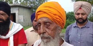 ਜ਼ਮੀਨੀ ਵਿਵਾਦ ਨੂੰ ਲੈ ਕੇ ਬਜ਼ੁਰਗ ਚੜ੍ਹਿਆ ਟੈਂਕੀ ‘ਤੇ, 2 ਘੰਟੇ ਬਾਅਦ ਪੁਲਿਸ ਨੇ ਸਮਝਾ ਕੇ ਉਤਾਰਿਆ