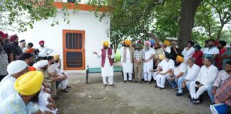 ਮੁੱਖ ਮੰਤਰੀ ਨੇ ਰੁੱਖਾਂ ਦੀ ਛਾਂ ਹੇਠ ਬੈਠ ਕੇ ਪੰਜਾਬ ਦੇ ਲੋਕਾਂ ਨਾਲ ਕੀਤੀ ਗੱਲਬਾਤ ਸਮਰਾਲਾ ਅਤੇ ਲਿਬੜਾ ਵਿਖੇ ਲੋਕਾਂ ਨੂੰ ਮਿਲੇ ਮੁੱਖ ਮੰਤਰੀ ਰੰਗਲਾ ਪੰਜਾਬ ਬਣਾਉਣ ਲਈ ਲੋਕਾਂ ਤੋਂ ਲਏ ਕੀਮਤੀ ਸੁਝਾਅ