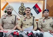 ਸੀਆਈਏ ਸਟਾਫ ਮੋਗਾ ਵੱਲੋਂ ਬੰਬੀਹਾ ਗੈਂਗ ਦਾ ਗੁਰਗਾ ਗਿਰਫ਼ਤਾਰ, 4 ਦੇਸੀ ਪਿਸਤੌਲ, ਮੈਗਜ਼ੀਨ ਅਤੇ 8 ਜਿੰਦੇ ਕਾਰਤੂਸ ਬਰਾਮਦ