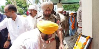 ਮੁੱਖ ਮੰਤਰੀ ਨੇ ਹਜ਼ਾਰਾਂ ਹੋਰ ਲੋਕਾਂ ਨਾਲ ਮਿਲ ਕੇ ਮੈਰਾਥਨ ਦੌੜਾਕ ਫੌਜਾ ਸਿੰਘ ਨੂੰ ਦਿੱਤੀ ਅੰਤਿਮ ਵਿਦਾਈ * ਫੌਜਾ ਸਿੰਘ ਦੀ ਸਖ਼ਤ ਮਿਹਨਤ, ਸਮਰਪਣ ਅਤੇ ਲਗਨ ਹਮੇਸ਼ਾ ਨੌਜਵਾਨ ਪੀੜ੍ਹੀਆਂ ਨੂੰ ਪ੍ਰੇਰਿਤ ਕਰੇਗੀ: ਮੁੱਖ ਮੰਤਰੀ