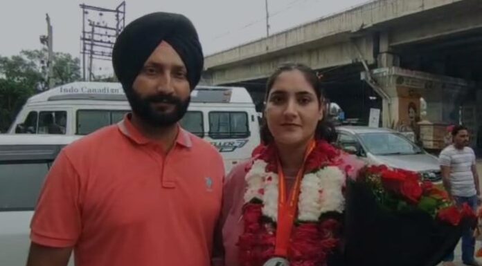 ਮਹਿਲਾ ਕਾਂਸਟੇਬਲ ਬਲਜੀਤ ਕੌਰ ਨੇ ਵਿਦੇਸ਼ ‘ਚ ਚਮਕਾਇਆ ਭਾਰਤ ਦਾ ਨਾਂਅ, ਪੰਜਾਬ ਪਹੁੰਚਣ ‘ਤੇ ਹੋਇਆ ਸ਼ਾਨਦਾਰ ਸਵਾਗਤ