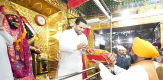 ਸ੍ਰੀ ਕਾਲੀ ਮਾਤਾ ਮੰਦਿਰ ਵਿੱਚ ਨਤਮਸਤਕ ਹੋਏ ਮੁੱਖ ਮੰਤਰੀ