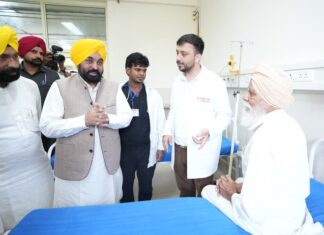 ਮੁੱਖ ਮੰਤਰੀ ਵੱਲੋਂ ਸੁਖਬੀਰ ਬਾਦਲ ਨੂੰ ਝੂਠੀਆਂ ਪ੍ਰਾਪਤੀਆਂ ਦੇ ਸੋਹਲੇ ਗਾਉਣ ਦੀ ਬਜਾਏ ਬਰਗਾੜੀ ਘਟਨਾ ਅਤੇ ਨਸ਼ਿਆਂ ਨਾਲ ਹੋਈਆਂ ਮੌਤਾਂ ਦੀ ਜ਼ਿੰਮੇਵਾਰੀ ਲੈਣ ਦੀ ਚੁਣੌਤੀ