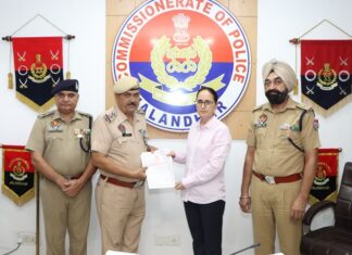 ‘ਯੁੱਧ ਨਸ਼ੇ ਵਿਰੁੱਧ’ ਮੁਹਿੰਮ ’ਚ ਸ਼ਾਨਦਾਰ ਪ੍ਰਦਰਸ਼ਨ ਲਈ ਸੀ.ਪੀ ਜਲੰਧਰ ਵੱਲੋਂ 18 ਪੁਲਸ ਅਧਿਕਾਰੀ ਸਨਮਾਨਿਤ