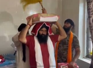 ਹੜ੍ਹ ਸੰਕਟ ਵਿੱਚ ਗੁਰੂ ਸਾਹਿਬ ਦੇ ਪਵਿੱਤਰ ਸਰੂਪ ਦੀ ਸੇਵਾ, ‘ਆਪ’ ਵਿਧਾਇਕ ਨੇ ਗੁਰੂ ਸਾਹਿਬ ਦਾ ਪਵਿੱਤਰ ਸਰੂਪ ਕੀਤਾ ਸੁਰੱਖਿਅਤ