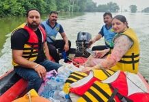 ਕਿਸ਼ਤੀ ਰਾਹੀਂ ਹੜ੍ਹ ਪ੍ਰਭਾਵਿਤ ਖੇਤਰਾਂ ਵਿੱਚ ਦਿੱਤੀਆਂ ਜਾ ਰਹੀਆਂ ਹਨ ਸਿਹਤ ਸੇਵਾਵਾਂ – ਡਾ. ਪ੍ਰੇਮ ਕੁਮਾਰ
