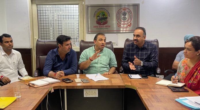 ਜਲੰਧਰ ਸੈਂਟਰ ਦੇ ਵਿਕਾਸ ਲਈ ਨਿਤਿਨ ਕੋਹਲੀ ਦੀ ਨਿਗਮ ਅਧਿਕਾਰੀਆਂ ਨਾਲ ਅਹਿਮ ਮੀਟਿੰਗ