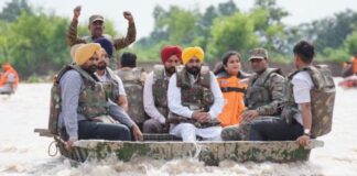 ਮੁੱਖ ਮੰਤਰੀ ਖੜ੍ਹੇ ਹੜ੍ਹ ਪੀੜਤਾਂ ਨਾਲ : ਪੰਜਾਬ ਸਰਕਾਰ ਨੇ ਕਾਇਮ ਕੀਤੀ ਲੋਕਤੰਤਰ ਦੀ ਸੱਚੀ ਮਿਸਾਲ