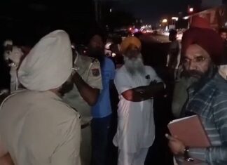 ਅੰਮ੍ਰਿਤਸਰ ਦੇ ਰਿਆਲਟੋ ਚੌਂਕ ’ਚ ਗੁੰਡਾਗਰਦੀ, ਗੱਡੀ ਪਾਸਿੰਗ ਮੰਗਣ ’ਤੇ ਨੌਜਵਾਨਾਂ ਨੇ ਚਲਾਈਆਂ ਗੋਲੀਆਂ