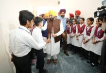 ਹਰ ਬੱਚੇ ਲਈ ‘ਸੁਪਨਿਆਂ ਦਾ ਰਨਵੇ’ ਬਣੇ ‘ਸਕੂਲ ਆਫ਼ ਐਮੀਨੈਂਸ’! CM ਮਾਨ ਦੇ ‘ਆਧੁਨਿਕ ਯੁੱਗ ਦੇ ਮੰਦਿਰ’ ਲਿਆਏ ਉੱਜਵਲ ਭਵਿੱਖ, ਜਾਣੋ ਨਵੀਆਂ ਸਹੂਲਤਾਂ!