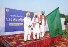 ਪੰਜਾਬ ਸਰਕਾਰ ਵੱਲੋਂ ਹੜ੍ਹ ਪ੍ਰਭਾਵਿਤ ਜ਼ਿਲ੍ਹਿਆਂ ਦੇ ਕਿਸਾਨਾਂ ਨੂੰ ਕਣਕ ਦਾ ਮੁਫ਼ਤ ਬੀਜ ਵੰਡਣ ਦੀ ਸ਼ੁਰੂਆਤ