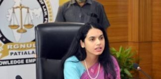 ਪੰਜਾਬ ਦੀ ਮਹਿਲਾ ਡਿਪਟੀ ਕਮਿਸ਼ਨਰ ਕਰ ਰਹੀ ਅਗਵਾਈ : ਜਾਣੋ ਕਿ ‘ਆਪ’ ਦੀ ਪਾਰਦਰਸ਼ਤਾ ਕ੍ਰਾਂਤੀ ਔਰਤਾਂ ਨੂੰ ਸਰਕਾਰੀ ਸੇਵਾ ਵਿੱਚ ਕਿਵੇਂ ਬਣਾ ਰਹੀ ਮੋਹਰੀ