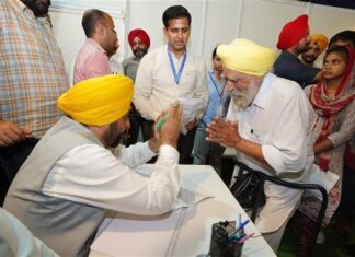 ਹੁਣ ਬਜ਼ੁਰਗਾਂ ਨੂੰ ਪੈਨਸ਼ਨ ਦਫ਼ਤਰ ਜਾਣ ਦੀ ਨਹੀਂ ਪਏਗੀ ਲੋੜ! ਮਾਨ ਸਰਕਾਰ ਨੇ ਲਾਂਚ ਕੀਤਾ ‘ਸੇਵਾ ਪੋਰਟਲ’, 3.15 ਲੱਖ ਬਜ਼ੁਰਗਾਂ ਨੂੰ ਹੁਣ ਘਰ ਬੈਠੇ ਮਿਲੇਗੀ ਪੈਨਸ਼ਨ