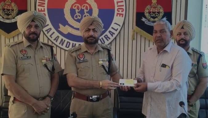 ਜਲੰਧਰ ਦੇਹਾਤ ਪੁਲਿਸ ਵੱਲੋਂ ਗੁੰਮ ਹੋਏ 78 ਮੋਬਾਈਲ ਫੋਨ ਬਰਾਮਦ ਕਰ ਕੇ ਵਾਰਿਸਾਂ ਨੂੰ ਸੌਂਪੇ