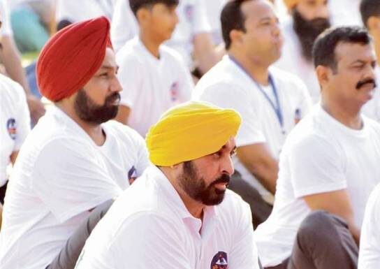 ‘ਸੀਐਮ ਦੀ ਯੋਗਸ਼ਾਲਾ’ ਨੇ ਰਚਿਆ ਇਤਿਹਾਸ; 2 ਲੱਖ ਲੋਕ ਰੋਜ਼ਾਨਾ ਕਰ ਰਹੇ ਮੁਫ਼ਤ ਯੋਗ, 4,500 ਤੋਂ ਜ਼ਿਆਦਾ ਕਲਾਸਾਂ ਅਤੇ 2,600+ ਨੌਜਵਾਨਾਂ ਨੂੰ ਮਿਲੀ ਨੌਕਰੀ