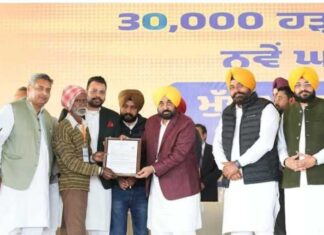 ₹377 ਕਰੋੜ ਦੀ ਰਾਹਤ: ਮੁੱਖ ਮੰਤਰੀ ਮਾਨ ਨੇ 30,000 ਤੋਂ ਵੱਧ ਹੜ੍ਹ ਪ੍ਰਭਾਵਿਤ ਪਰਿਵਾਰਾਂ ਨੂੰ ਰਿਕਾਰਡ ਤੋੜ ਮੁਆਵਜ਼ਾ ਰਾਸ਼ੀ ਵੰਡੀ !