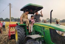 ਪਰਾਲੀ ਪ੍ਰਬੰਧਨ ਵਿੱਚ ਬਦਲਾਅ ਦੀ ਉਦਾਹਰਣ ਬਣਿਆ ਜ਼ਿਲ੍ਹਾ ਮੋਗਾ – ਮਾਨ ਸਰਕਾਰ ਦੀ ਅਗਵਾਈ ਹੇਠ ਖੇਤਾਂ ਵਿੱਚ ਸਰਗਰਮ SSP ਅਤੇ DC , ਵਾਤਾਵਰਣ ਅਤੇ ਮਨੁੱਖੀ ਜੀਵਨ ਦੀ ਰੱਖਿਆ ਲਈ ਇੱਕ ਪਹਿਲ