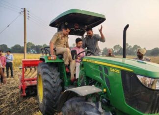 ਪਰਾਲੀ ਪ੍ਰਬੰਧਨ ਵਿੱਚ ਬਦਲਾਅ ਦੀ ਉਦਾਹਰਣ ਬਣਿਆ ਜ਼ਿਲ੍ਹਾ ਮੋਗਾ – ਮਾਨ ਸਰਕਾਰ ਦੀ ਅਗਵਾਈ ਹੇਠ ਖੇਤਾਂ ਵਿੱਚ ਸਰਗਰਮ SSP ਅਤੇ DC , ਵਾਤਾਵਰਣ ਅਤੇ ਮਨੁੱਖੀ ਜੀਵਨ ਦੀ ਰੱਖਿਆ ਲਈ ਇੱਕ ਪਹਿਲ