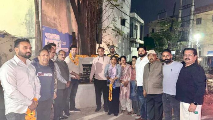 e6cfa65f-3960-4cd4-977e-ff833