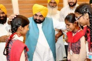 ਮਾਨ ਸਰਕਾਰ ਲਈ ਔਰਤਾਂ ਦੀ ਸਿਹਤ ਇੱਕ ਤਰਜੀਹ ਹੈ! ਪੰਜਾਬ ਵਿੱਚ 1.3 ਮਿਲੀਅਨ ਤੋਂ ਵੱਧ ਔਰਤਾਂ ‘ਨਵੀ ਦਿਸ਼ਾ’ ਰਾਹੀਂ ਹਰ ਮਹੀਨੇ ਪ੍ਰਾਪਤ ਕਰ ਰਹੀਆਂ ਹਨ ਮੁਫ਼ਤ ਸੈਨੇਟਰੀ ਪੈਡ