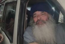 ਫਰਜ਼ੀ ਨਿਹੰਗ ਸਿੰਘ ਕਾਬੂ, ਔਰਤ ਨਾਲ ਗੱਡੀ ‘ਚ ਮਾਸ ਤੇ ਸ਼ਰਾਬ ਪੀਂਦੇ ਫੜਿਆ, ਲੋਕਾਂ ਨੇ ਕੀਤੀ ਛਿਤਰ ਪਰੈਡ