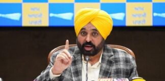 ਲੋਕਤੰਤਰ ਦੀ ਰੱਖਿਆ ਕਰਦੇ ਹੋਏ, ਮੁੱਖ ਮੰਤਰੀ ਮਾਨ ਨੇ ਦੇਸ਼ ਦੇ ਲੋਕਾਂ ਲਈ ਬੁਲੰਦ ਕੀਤੀ ਆਪਣੀ ਆਵਾਜ਼ : “SIR ਨੂੰ ਸਵਾਲ ਕਰਨਾ ਜਨਤਾ ਦਾ ਅਧਿਕਾਰ , ECI ਇਸਦੇ ਲਈ ਜਵਾਬਦੇਹ ਹੋਵੇ ।”