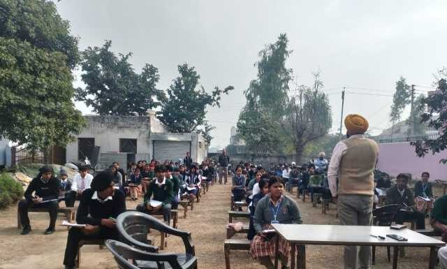 ਸਿਹਤ ਵਿਭਾਗ ਦੀ ਟੀਮ ਵੱਲੋਂ ਵਿਦਿਆਰਥੀਆਂ ਨੂੰ ਕੀਤਾ ਗਿਆ ਡੇਂਗੂ ਸੰਬੰਧੀ ਜਾਗਰੂਕ – ਡਾ. ਪ੍ਰੇਮ ਕੁਮਾਰ