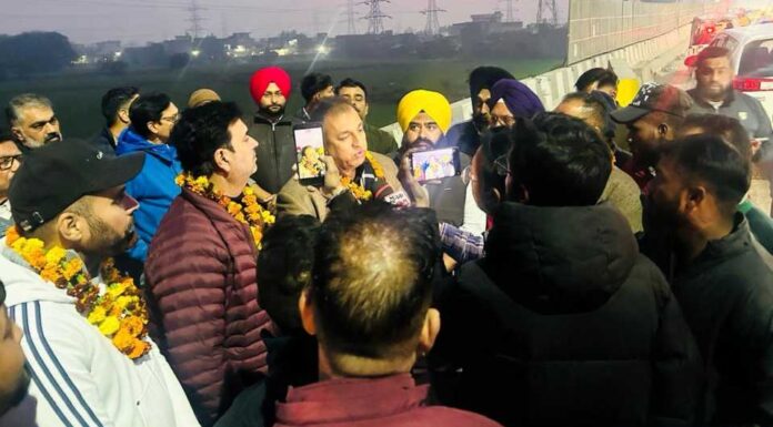 ਨਿਤਿਨ ਕੋਹਲੀ ਵਲੋਂ ਲੱਧੇਵਾਲੀ ਫਲਾਈਓਵਰ ‘ਤੇ ਨਵੀਆਂ ਸਟ੍ਰੀਟ ਲਾਈਟਾਂ ਲਗਵਾਈਆਂ ਗਈਆਂ, ਲੋਕਾਂ ਨੂੰ ਮਿਲੀ ਵੱਡੀ ਰਾਹਤ
