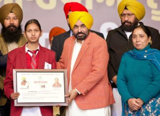 ਮੁੱਖ ਮੰਤਰੀ ਮਾਨ ਨੇ 2.7 ਲੱਖ ਦਲਿਤ ਵਿਦਿਆਰਥੀਆਂ ਨੂੰ 271 ਕਰੋੜ ਦਾ ਵਜ਼ੀਫਾ ਵੰਡਿਆ, ਕਿਹਾ – ‘ਆਪ ਨੂੰ ਨੌਜਵਾਨਾਂ ਦਾ ਫਿਕਰ, ਵਿਰੋਧੀਆਂ ਨੂੰ ਆਪਣੇ ਪਰਿਵਾਰਾਂ ਦੀ’