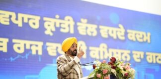 ਅਰਵਿੰਦ ਕੇਜਰੀਵਾਲ ਅਤੇ ਮੁੱਖ ਮੰਤਰੀ ਭਗਵੰਤ ਸਿੰਘ ਮਾਨ ਵੱਲੋਂ ਪੰਜਾਬ ਦੇ ਵਪਾਰੀਆਂ ਅਤੇ ਦੁਕਾਨਦਾਰਾਂ ਨਾਲ ਮੁਲਾਕਾਤ; ਕਿਹਾ, ਹੁਣ ਉਨ੍ਹਾਂ ਨੂੰ ਦਫ਼ਤਰਾਂ ਦੇ ਗੇੜੇ ਲਾਉਣ ਦੀ ਲੋੜ ਨਹੀਂ; ‘ਆਪ’ ਸਰਕਾਰ ਖੁਦ ਉਨ੍ਹਾਂ ਤੱਕ ਪਹੁੰਚ ਕਰੇਗੀ