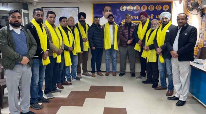 ਨਿਤਿਨ ਕੋਹਲੀ ਨੇ ਨਵੇਂ ਟ੍ਰੇਡਰਜ਼ ਕਮਿਸ਼ਨ ਮੈਂਬਰਾਂ ਦਾ ਸਨਮਾਨ ਕੀਤਾ, ਵਪਾਰ ਨੂੰ ਹੋਰ ਮਜ਼ਬੂਤ ਬਣਾਉਣ ’ਤੇ ਕੀਤੀ ਚਰਚਾ