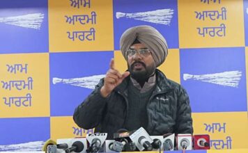 ਮਨਰੇਗਾ ਨੂੰ ਖਤਮ ਕਰਨ ਵਿੱਚ ਅਕਾਲੀ ਦਲ ਦੀ ਮਿਲੀਭੁਗਤ, ਅਕਾਲੀ ਦਲ ਦੀ ਚੁੱਪੀ ਭਾਜਪਾ ਨਾਲ ਉਨ੍ਹਾਂ ਦੇ ਗੁਪਤ ਸਮਝੌਤੇ ਦਾ ਪਰਦਾਫਾਸ਼ ਕਰਦੀ ਹੈ: ਕੁਲਦੀਪ ਧਾਲੀਵਾਲ