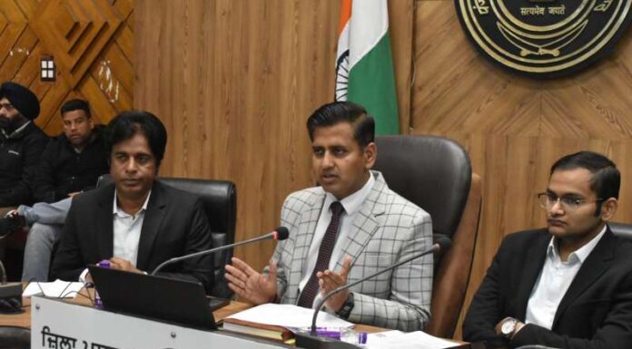 ‘ਪੰਜਾਬ ਸੜਕ ਸਫਾਈ ਮਿਸ਼ਨ’ ; ਡਿਪਟੀ ਕਮਿਸ਼ਨਰ ਨੇ ਅਧਿਕਾਰੀਆਂ ਵੱਲੋਂ ਗੋਦ ਲਈਆਂ ਸੜਕਾਂ ਦੇ ਸੁਚੱਜੇ ਰੱਖ-ਰਖਾਅ ਲਈ ਕੀਤੇ ਜਾ ਰਹੇ ਯਤਨਾਂ ਦੀ ਕੀਤੀ ਸਮੀਖਿਆ