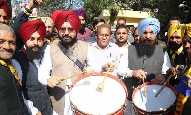 ‘ਦਲਿਤ ਵਿਰੋਧੀ ਕਾਂਗਰਸ’ ਖਿਲਾਫ ‘ਆਪ’ ਨੇ ਪੰਜਾਬ ਭਰ ਵਿੱਚ ਕੀਤੇ ਵਿਰੋਧ ਪ੍ਰਦਰਸ਼ਨ, ਪ੍ਰਤਾਪ ਬਾਜਵਾ ਨੇ ਮੰਤਰੀ ਈਟੀਓ ‘ਤੇ ਕੀਤੀ ਸੀ ਜਾਤੀਵਾਦੀ ਟਿੱਪਣੀ