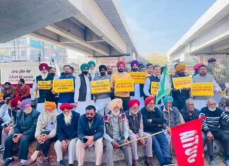 ਭਾਰਤ-ਅਮਰੀਕਾ ਵਪਾਰ ਸਮਝੌਤੇ ਖ਼ਿਲਾਫ਼ ‘ਆਪ’ ਦਾ ਪੰਜਾਬ ਭਰ ਵਿੱਚ ਜ਼ੋਰਦਾਰ ਪ੍ਰਦਰਸ਼ਨ, ਕੇਂਦਰ ‘ਤੇ ਦੇਸ਼ ਦੇ ਹਿੱਤ ਵੇਚਣ ਦਾ ਲਾਇਆ ਦੋਸ਼